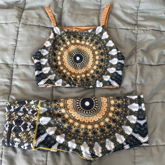 Wolven Noor Print Leggings and Top - Picture 8 of 10